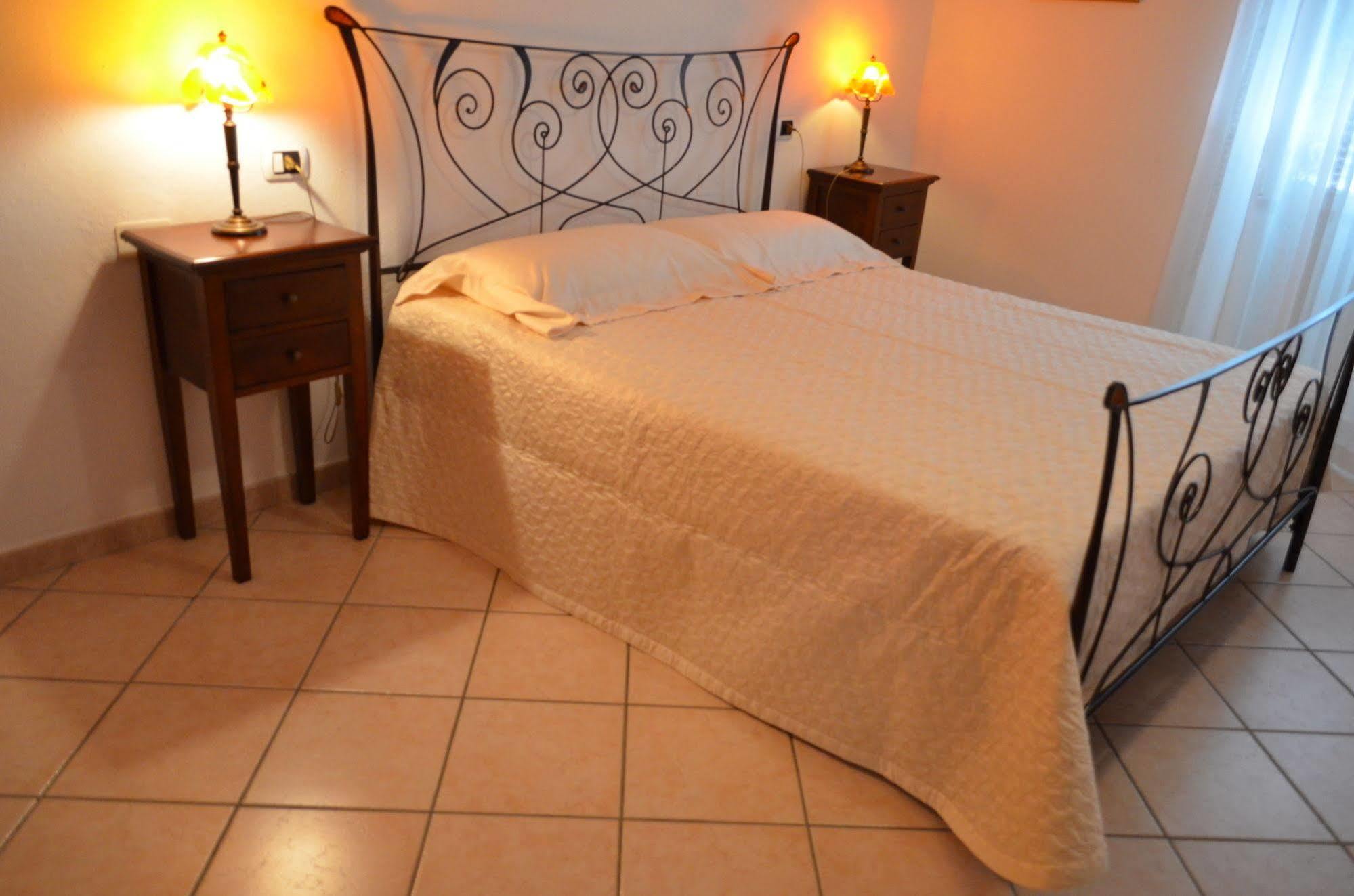 B&B Oliena Ngoại thất bức ảnh